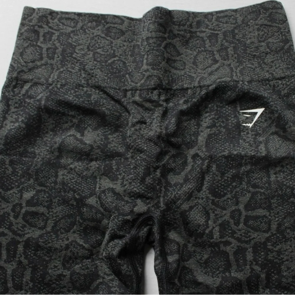 Gymshark Women's Adapt Animal Print Seamless Leggings Black - Picture 2 of 3